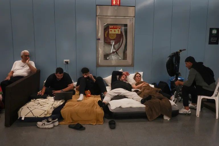  বক প্রজাতির এই নলঘোঙ্গা পাখিটি অনেকের কাছে লাল বক নামেও পরিচিত। ছবি : কালবেলা 